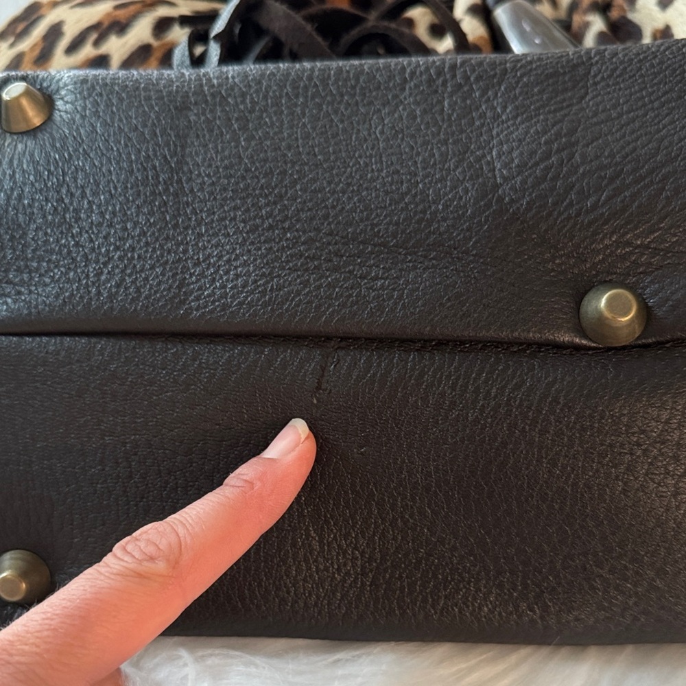 Viva Bags USA πΊπΈ Brown Leather Shoulder Bag with Leopard Flap & Horn/Tassel - Picture 15 of 16